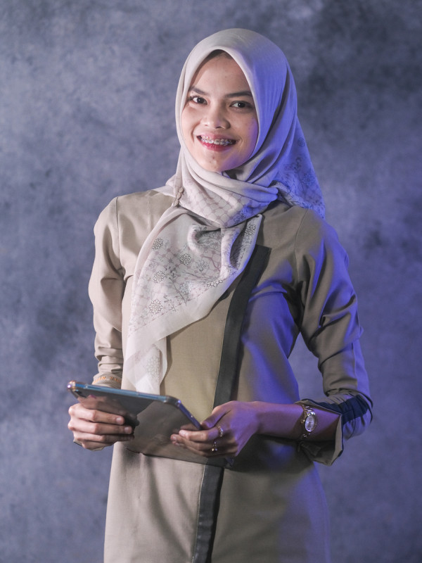 Ajeng Pratiwi, S. Pd.